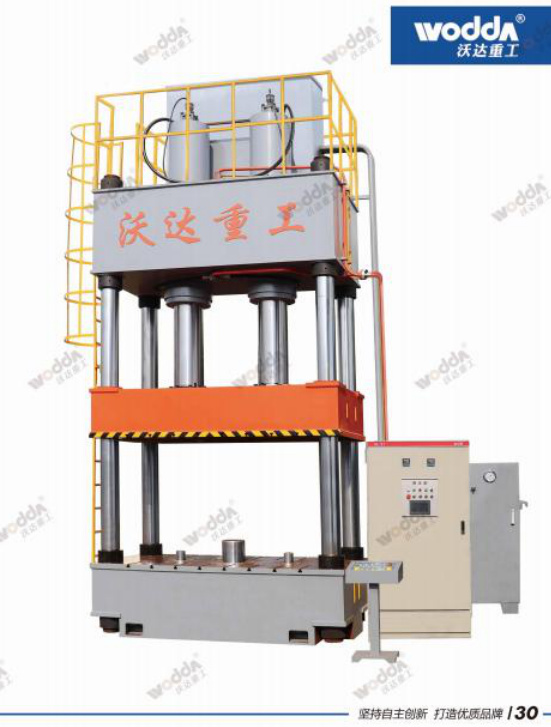 Woda · Four-column hydraulic press